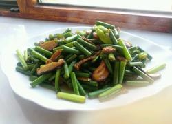 蒜苔香菇肉