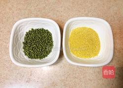 绿豆小米粥的做法图解1