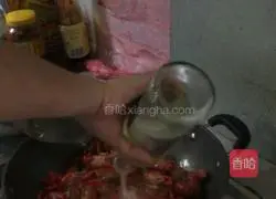 Illustration of how to make garlic crayfish 5