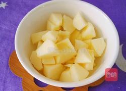 菠萝苹果勿忘我花茶的做法图解2