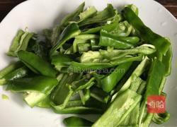 青椒炒香菇的做法图解2