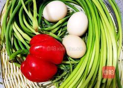 蒜薹炒鸡蛋的做法图解1