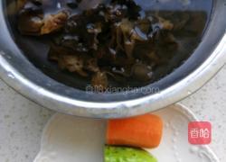 脆拌木耳的做法图解1