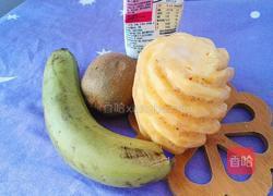 椰树风光沙拉的做法图解1