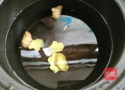 山药花生筒骨汤的做法图解6