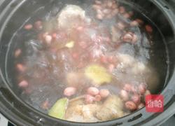 山药花生筒骨汤的做法图解8