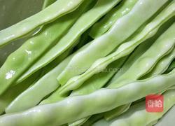 五花肉豆角焖面的做法图解1