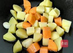 土豆烧鸡丁的做法图解5