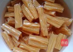 Illustration of how to make sweet bean curd and barley soup 1