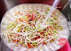 凉拌黄豆芽的做法图解7