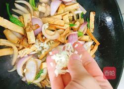 洋葱炒豆干的做法图解7