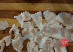 家常五花肉炒辣椒的做法图解3