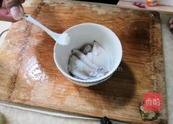 苦瓜炒鱿鱼的做法图解3