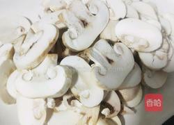 口蘑炒青菜的做法图解2