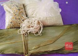 八宝米三角粽的做法图解1