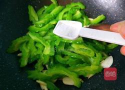 苦瓜炒鸡蛋（内附苦瓜不苦的小秘诀）的做法图解12