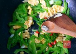 苦瓜炒鸡蛋（内附苦瓜不苦的小秘诀）的做法图解15