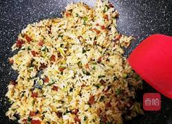 广式腊肠肠炒饭的做法图解12