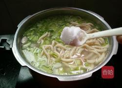 芹菜海蛎肉片面的做法图解9
