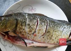 蘑菇鲫鱼汤的做法图解1