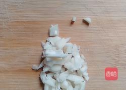 青椒炒火腿的做法图解1