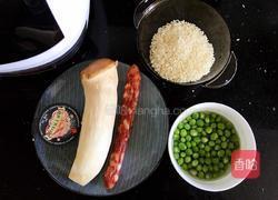 杏鲍菇腊肠焖饭的做法图解1