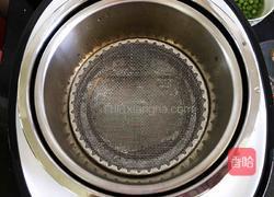 杏鲍菇腊肠焖饭的做法图解2