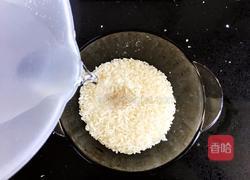 杏鲍菇腊肠焖饭的做法图解3