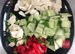 双耳脆炒马蹄的做法图解2