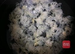 银耳莲子红枣汤的做法图解5