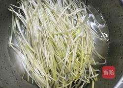 韭黄炒鸡蛋的做法图解1