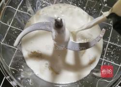 自制香蕉牛奶的做法图解3