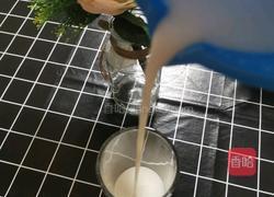 自制香蕉牛奶的做法图解6