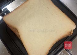 封边火腿蛋三明治（快手餐）的做法图解11