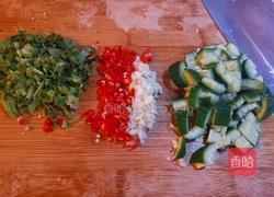 凉拌木耳黄瓜的做法图解3