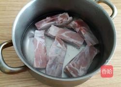 排骨蒸木耳的做法图解2