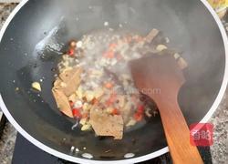 莲藕香辣小龙虾的做法图解3