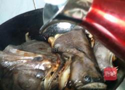 红焖碟鱼头的做法图解5