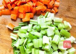 凉拌芹菜花生米的做法图解2