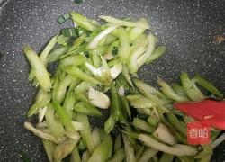 芹菜炒鸡蛋的做法图解11