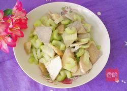 芋头炒芹菜的做法图解10