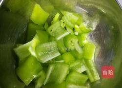 香肠炒花菜的做法图解2