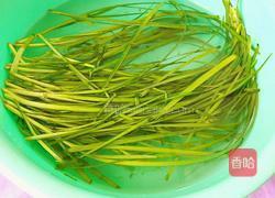 韭菜鸡蛋饺子的做法图解2