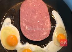 培根鸡蛋卷面皮的做法图解1