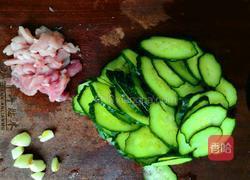 小炒黄瓜的做法图解1