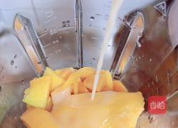 芒果香蕉奶昔 | 清肠排毒的做法图解4