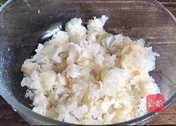 养生养颜瘦身银耳汤的做法图解3