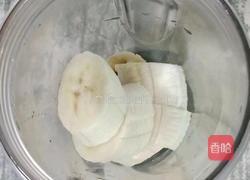 草莓香蕉奶昔的做法图解4
