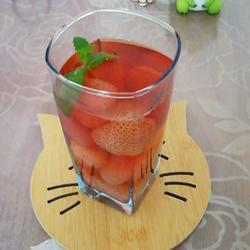 草莓冰糖水的做法[图]
