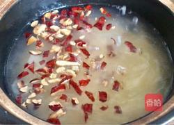 红枣枸杞小米粥的做法图解5